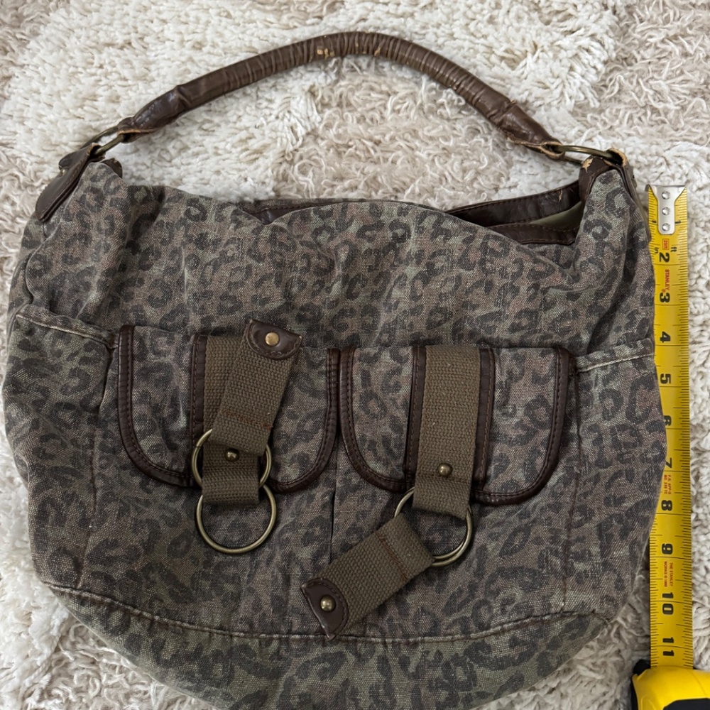 Cheetah print relaxed shoulder bag